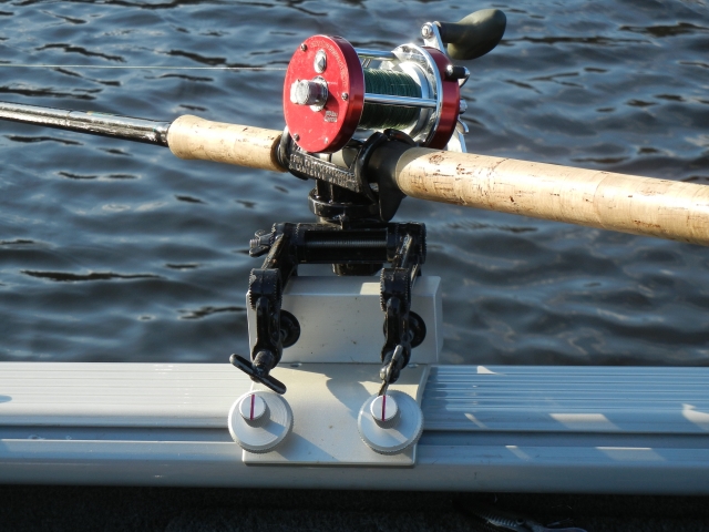 RHDES-CO - Clamp-On Block is designed to fit the Down East Salty S-10 Series rod holder.5/22